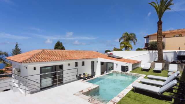 SUNNYLAND VILLAS